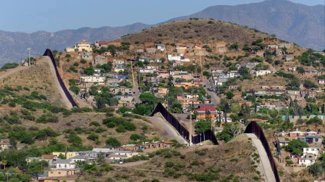 A photo of the border fence on the US Mexico border